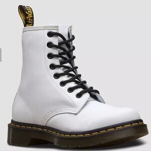 Doc Martens 1460 Bex Smooth Lace-Up White Patent Leather Women's sz 7